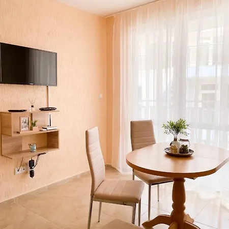 Blue Sky Apartment *